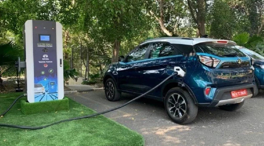 How much electricity does it take to charge an electric car?