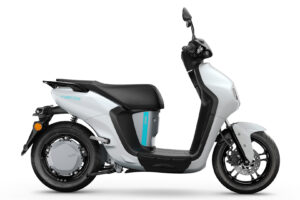 A great electric scooter Neo with removable battery- launched by Yamaha