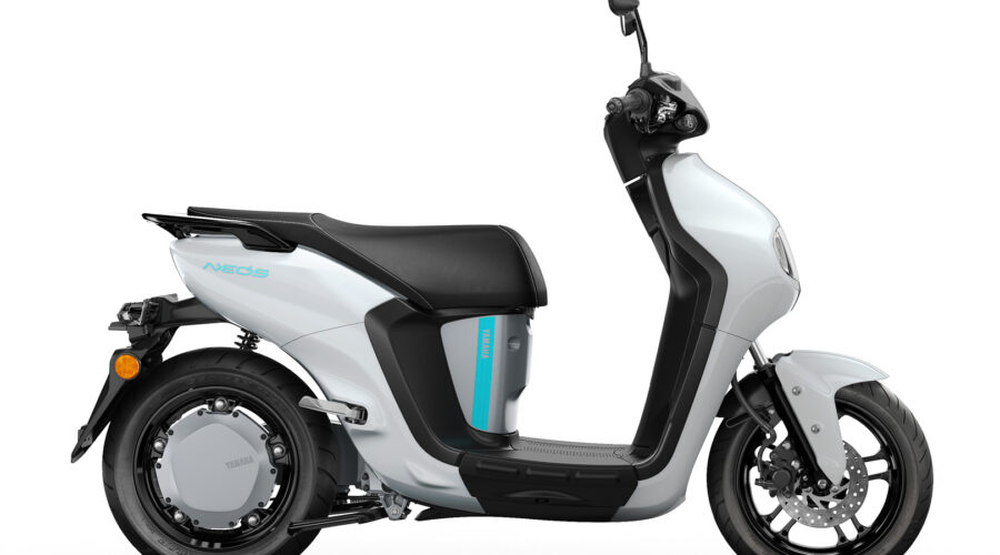 A great electric scooter Neo with removable battery- launched by Yamaha